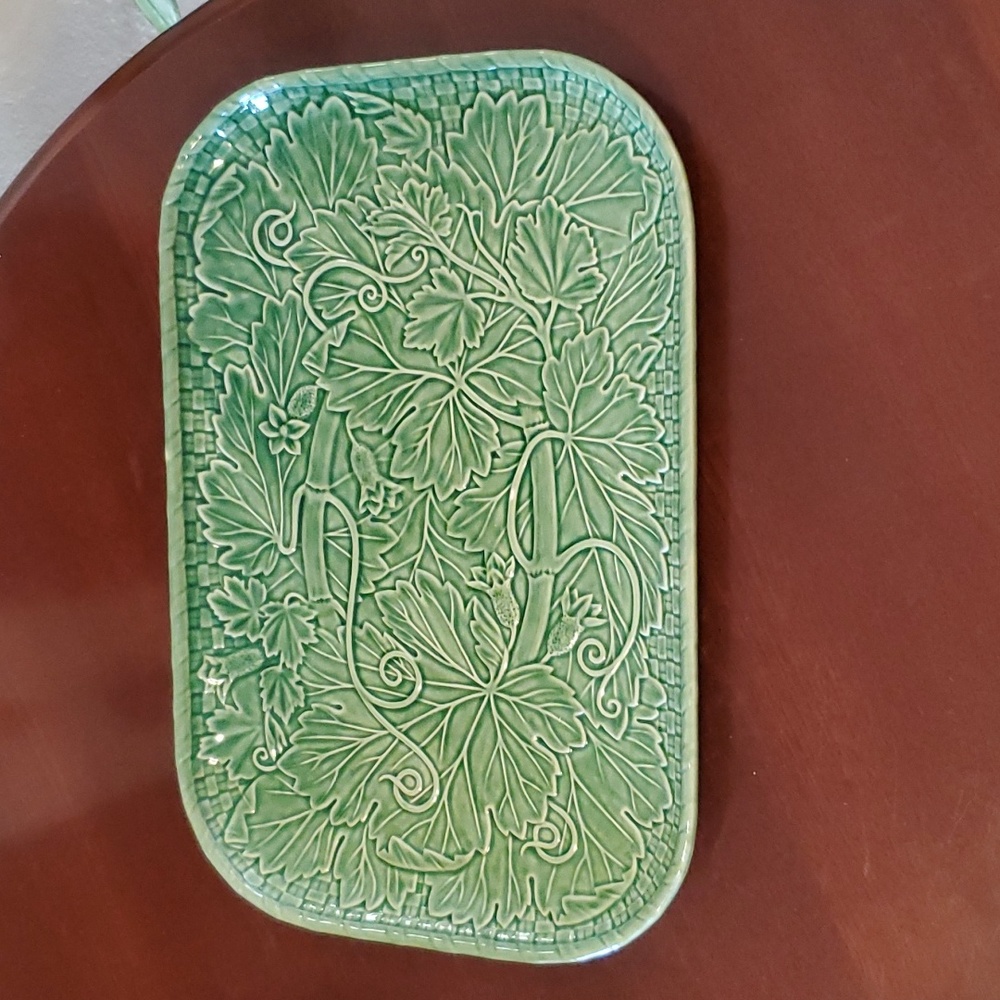 Very Rare Vintage Portuguese Bordallo Pinheiro Green Ivy serving plater Lattice - Picture 10 of 10